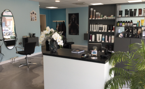 Le salon de coiffure Nuances avec sa caisse iPad sur Melkal